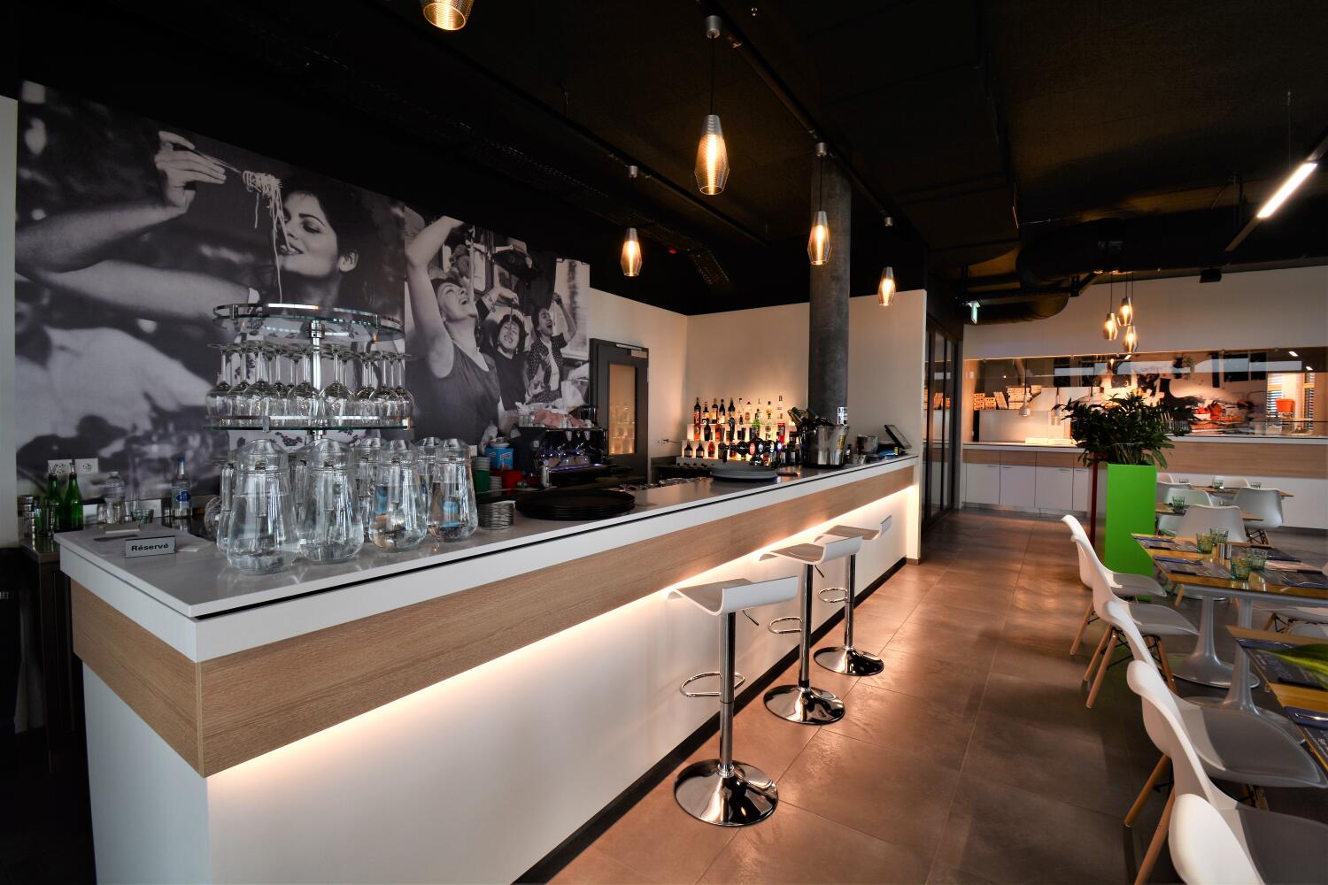 The Restaurant Bowling Hotel – Signy