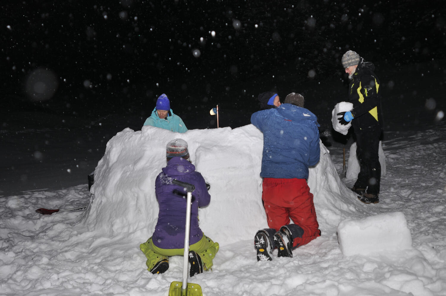 Construction d’igloo, sortie raquettes – Simone évasion